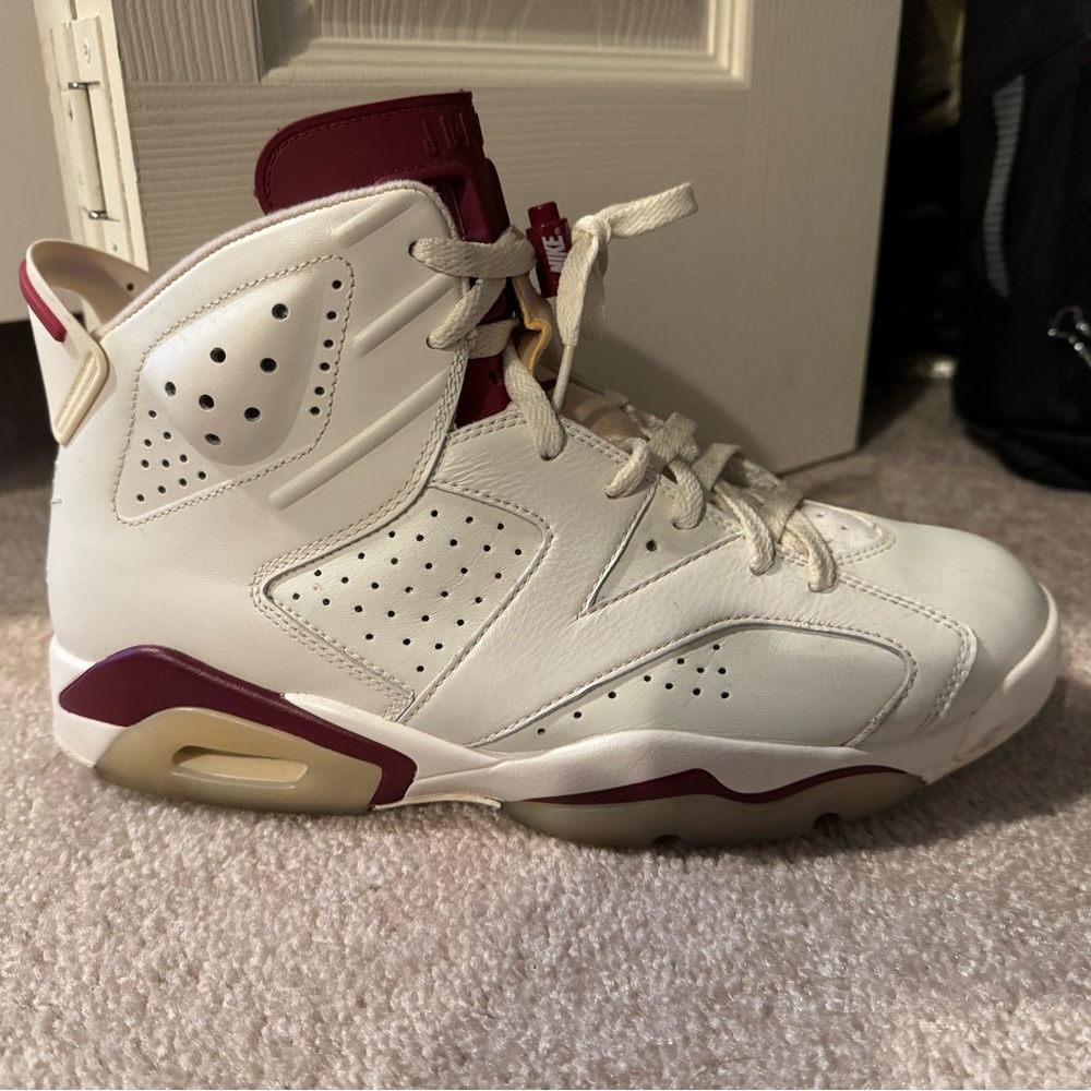 Jordan 6 Maroon